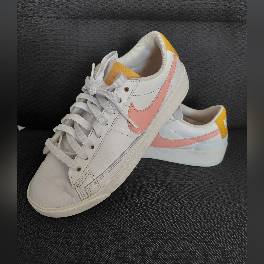 Nike Blazer Low Summit White Pink Quartz (Women's) Sz 6